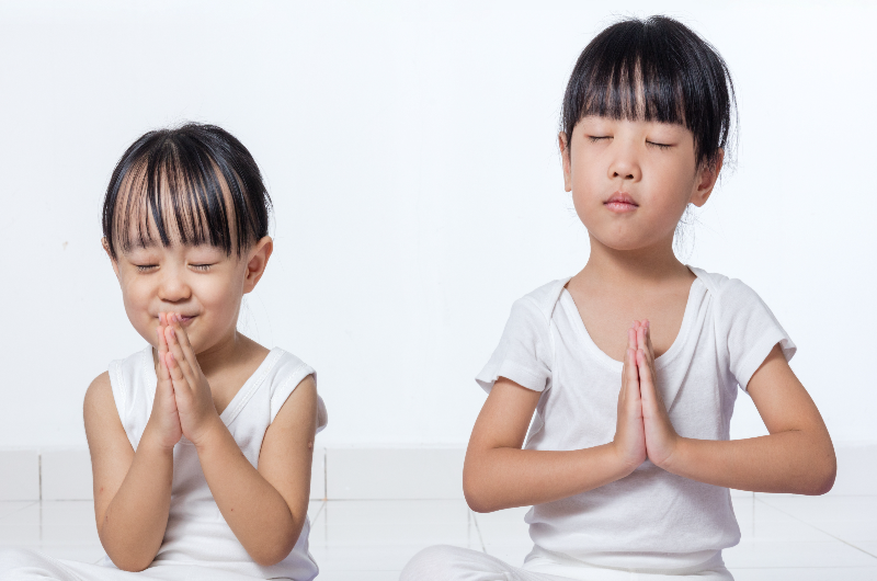 Kids praying