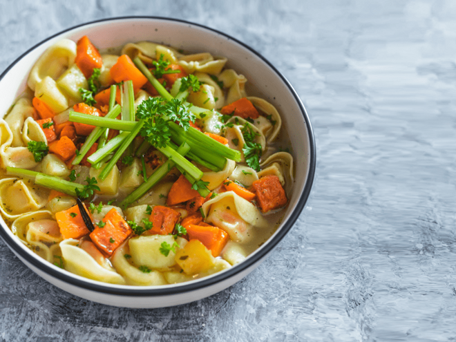 recipe-banner-poached-ravioli-laksa-1600x700